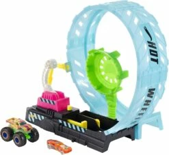 MATTEL Hot Wheels Monster Trucks Glow-In-The Dark Epic Loop Challenge Playset